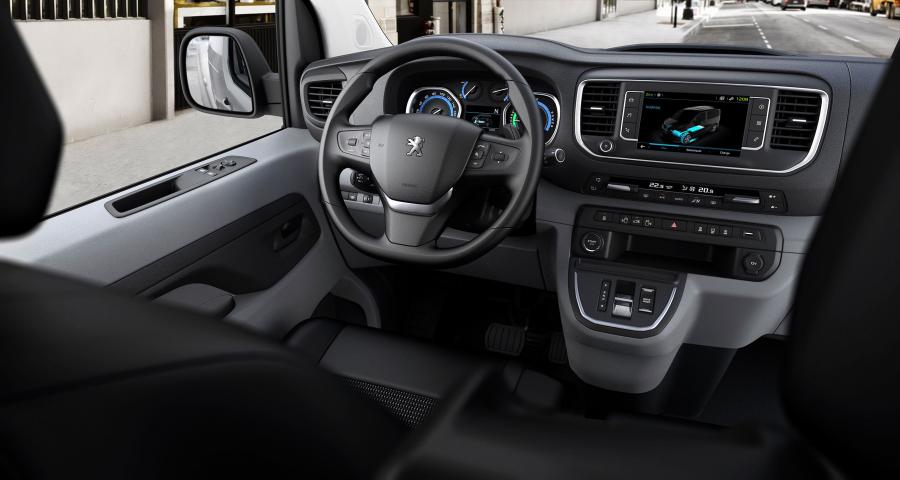 Торпедо Peugeot e-Expert 2020 года  (фото 4 из 15)